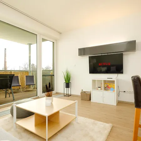 Homeawayhome By The River شقة