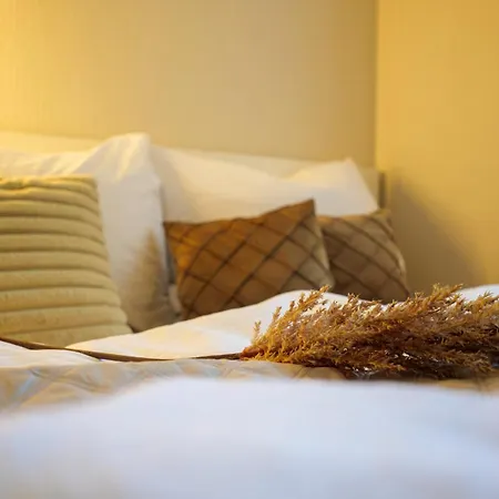 Homeawayhome By The River شقة *