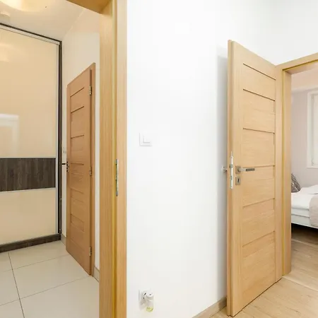 Homeawayhome By The River شقة *