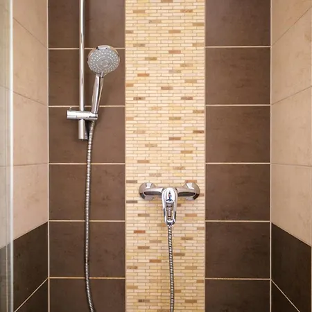 Homeawayhome By The River شقة