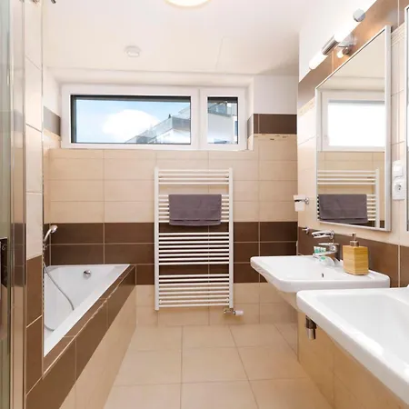 Homeawayhome By The River * تشيسكي بوديوفيتسه