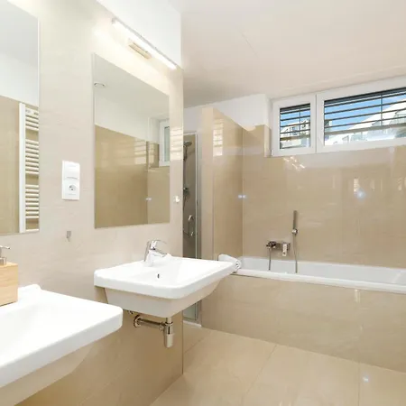 Homeawayhome By The River *