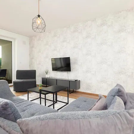 Homeawayhome By The River * تشيسكي بوديوفيتسه