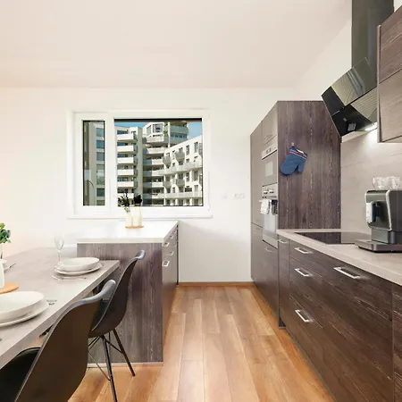 Homeawayhome By The River شقة